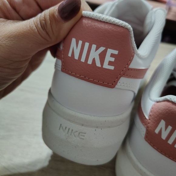 NEW Nike Court Vision Alta Women's Shoes In White/Sail/Red Stardust Size 10 - Picture 10 of 15